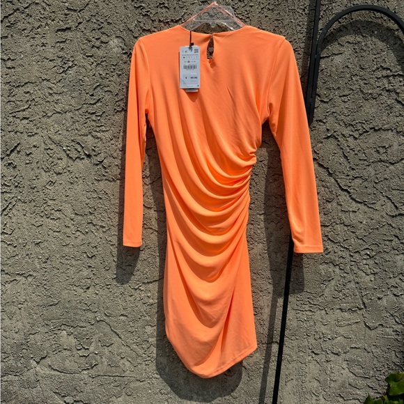 Zara NWT Neon Orange Long Sleeve Ruched Side Mini Dress Sz Medium - Picture 3 of 6